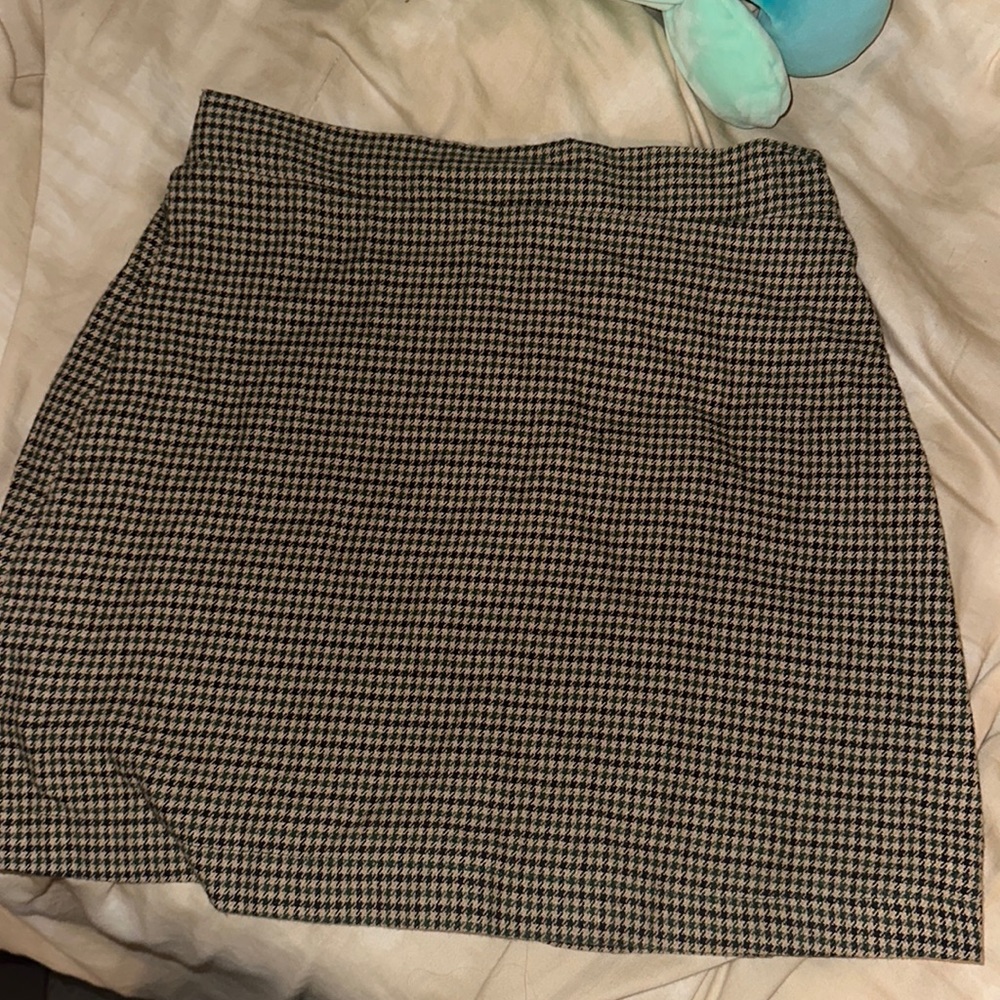 American Eagle Houndstooth skirt